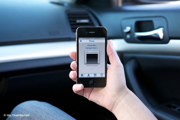 Öffnen mit dem Handy: App-Steuerung für Garagentore - smartissimo.de