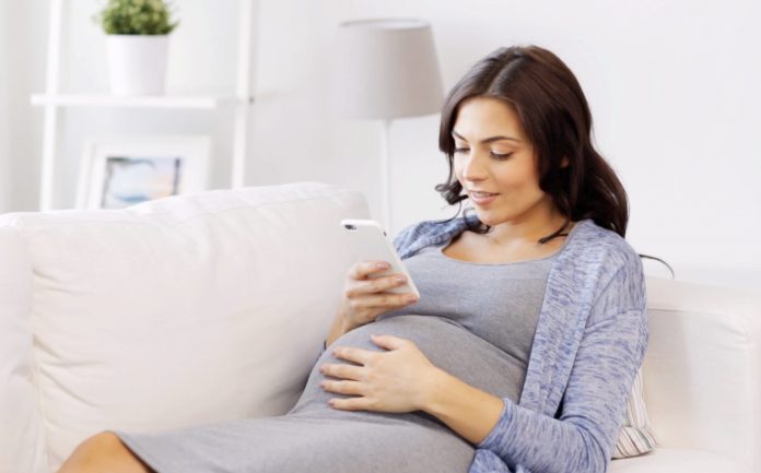 Mit Schwangerschafts-App und App für frischgebackene Eltern bietet Philips zwei digitale Begleiter für die Zeit vor und nach der Geburt des Nachwuchses. © Philips