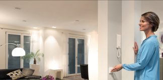 Smarte Haushaltsgeräte machen das Zuhause sicherer, komfortabler und das Energiesparen einfacher. © obs/devolo AG/MATTHIAS CAPELLMANN