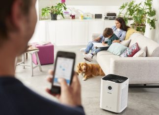 Der Philips Luftreiniger Serie 5000i ist via App zu bedienen, so dass die Luft daheim in Echtzeit von jedem Ort der Welt verändert werden kann.