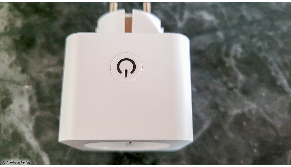 Mithilfe der kleinen Schalter lassen sich die Steckdosenadapter auch manuell steuern. Ein Tastendruck genügt