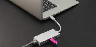 Notebook USB-Stecker