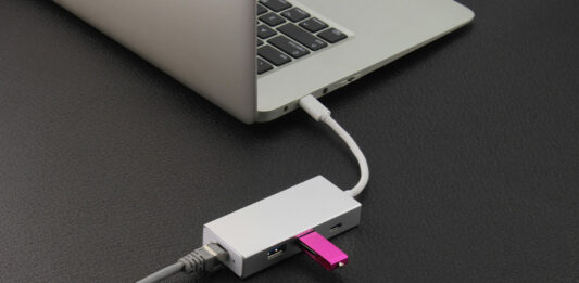 Notebook USB-Stecker