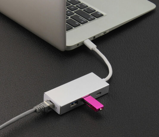 Notebook USB-Stecker