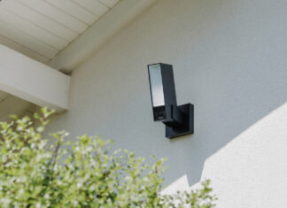 Netatmo stellt neue Smarte Außenkamera ORIGINAL vor Netatmo Webcam an der Hauswand