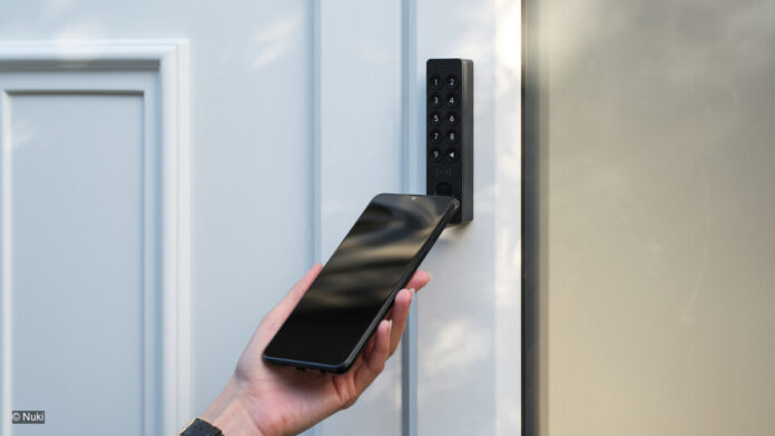 Nuki-Keypad-2-NFC_convenient-access-with-tap-to-unlock_Nuki Nuki Keypad 2 NFC