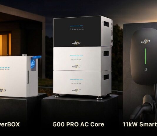SunEnergyXT präsentiert innovative Speicher-Erweiterung: PowerBOX, AC-Speicher und Smart Wallbox SunEnergyXT Messeneuheiten