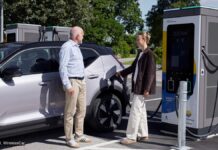 Laden ohne Karte oder App: Vattenfall und WirelessCar testen automatisches EV-Laden