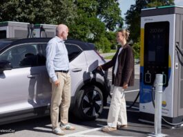 Laden ohne Karte oder App: Vattenfall und WirelessCar testen automatisches EV-Laden