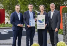 Hama führt Umweltmanagement nach EMAS ein Hama Personen auf dem Bild nebeneinander