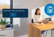 Bosch Smart Home wird 10: Neue Funktionen für Heizung und Sicherheit Frau am Schreibtisch mit Boschdialogfenster im Vordergrund